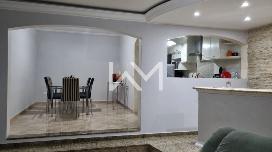 Encantadora casa térrea com 3 dormitórios (2 suítes) e com 132 m² da área construída em Vila Flórid