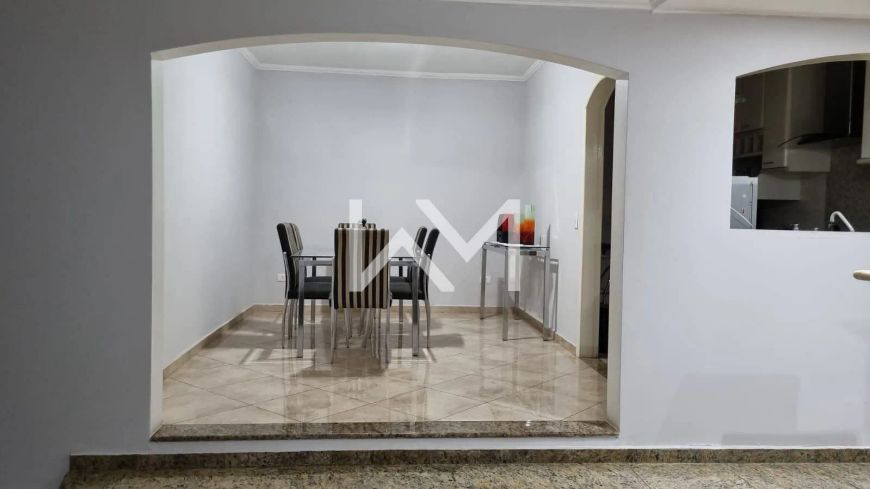 Encantadora casa térrea com 3 dormitórios (2 suítes) e com 132 m² da área construída em Vila Flórid