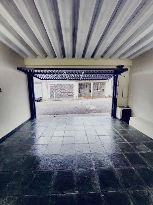 Casa Térea para venda com 114m², 2 vagas.