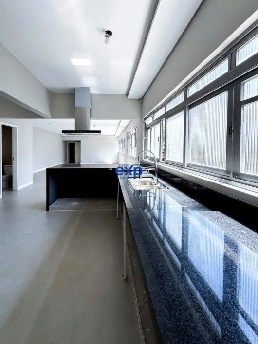 Apartamento Reformado em Higienópolis, SP