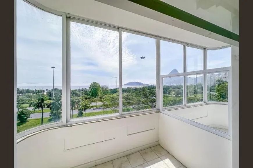 Imóvel para venda possui 220 metros quadrados com 6 quartos em Flamengo - Rio de Janeiro - RJ