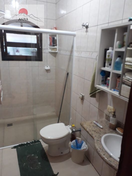 Linda Casa Térrea Em Esquina Troca Por Chácara menor valor!!