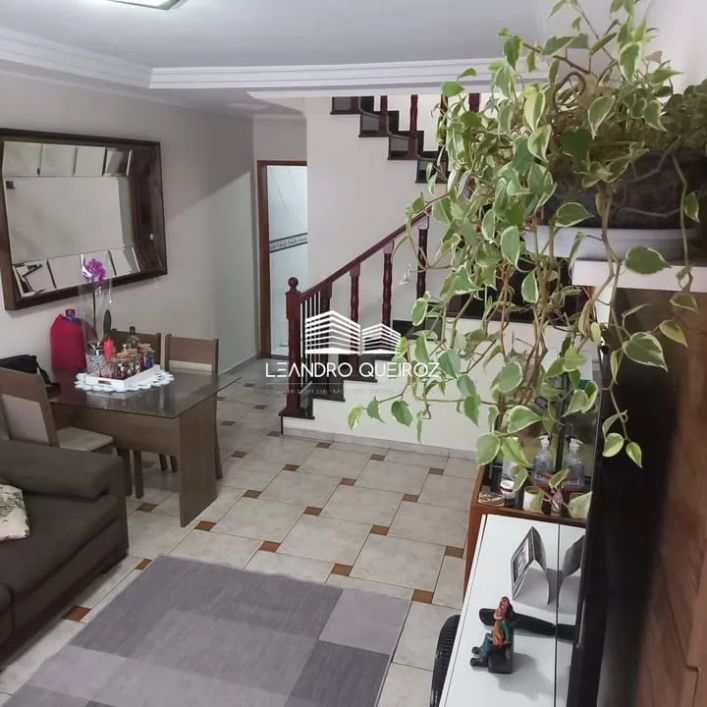 Sobrado à Venda Pq Santo Antonio Guarulhos com 150m², 3 dormitórios, 1 suíte, 2 salas e 3 vagas!!!