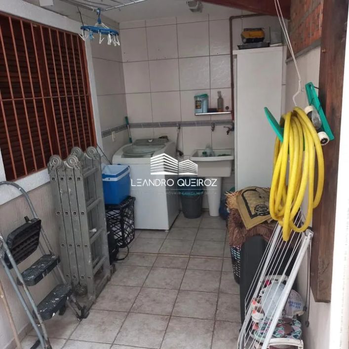 Sobrado à Venda Pq Santo Antonio Guarulhos com 150m², 3 dormitórios, 1 suíte, 2 salas e 3 vagas!!!