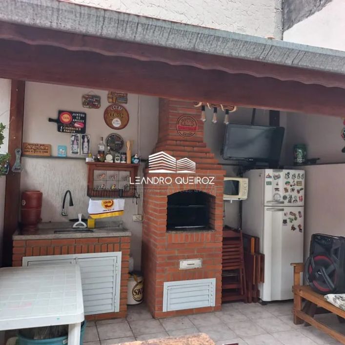 Sobrado à Venda Pq Santo Antonio Guarulhos com 150m², 3 dormitórios, 1 suíte, 2 salas e 3 vagas!!!