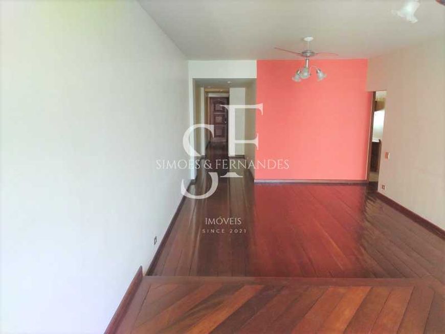 Tijuca- Rua Pontes Correia- Apartamento 3 quartos, suíte, dependência completa. 1 vaga.