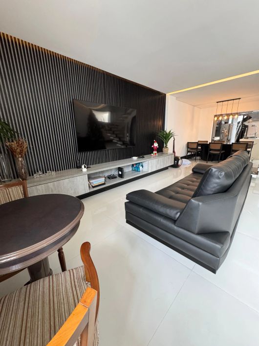 Sobrado para venda possui 260 metros quadrados com 4 quartos em Jardim City - Guarulhos - SP