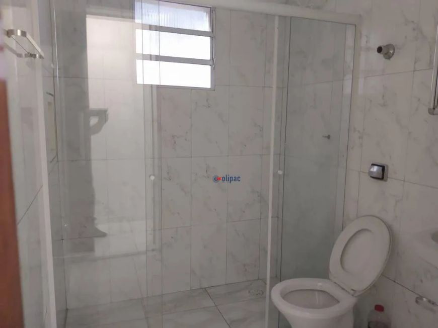 Sobrado residencial com divididos em três casas para renda - Parque São Luiz - Guarulhos-SP.