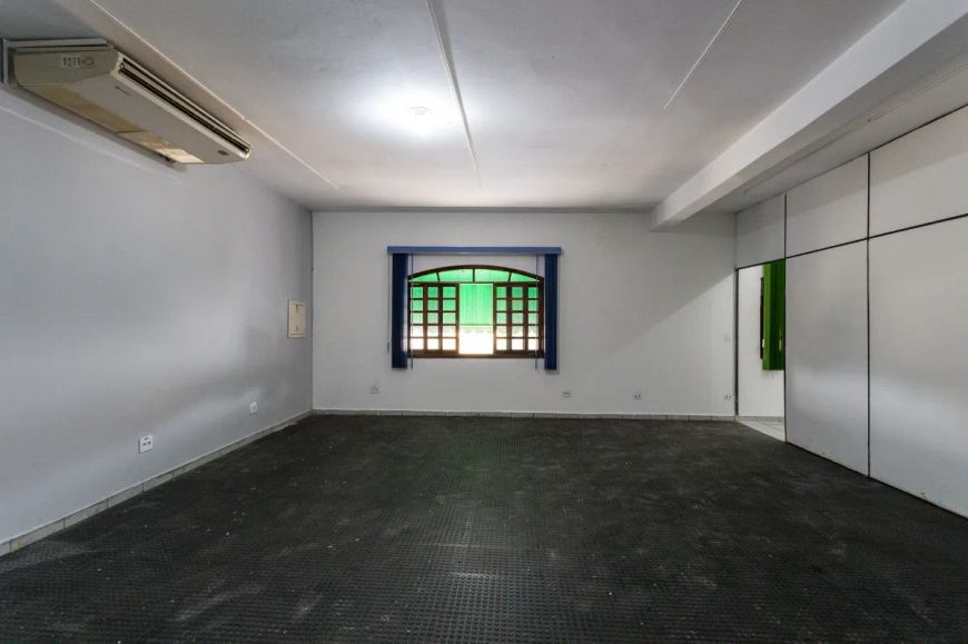 Casa comercial para venda, 242m²