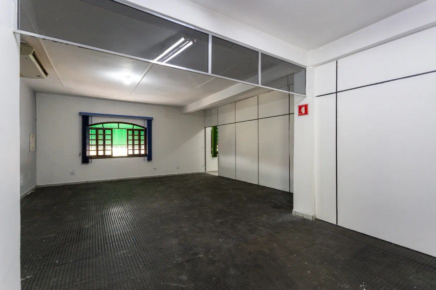 Casa comercial para venda, 242m²
