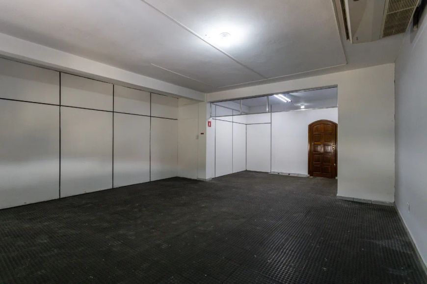 Casa comercial para venda, 242m²