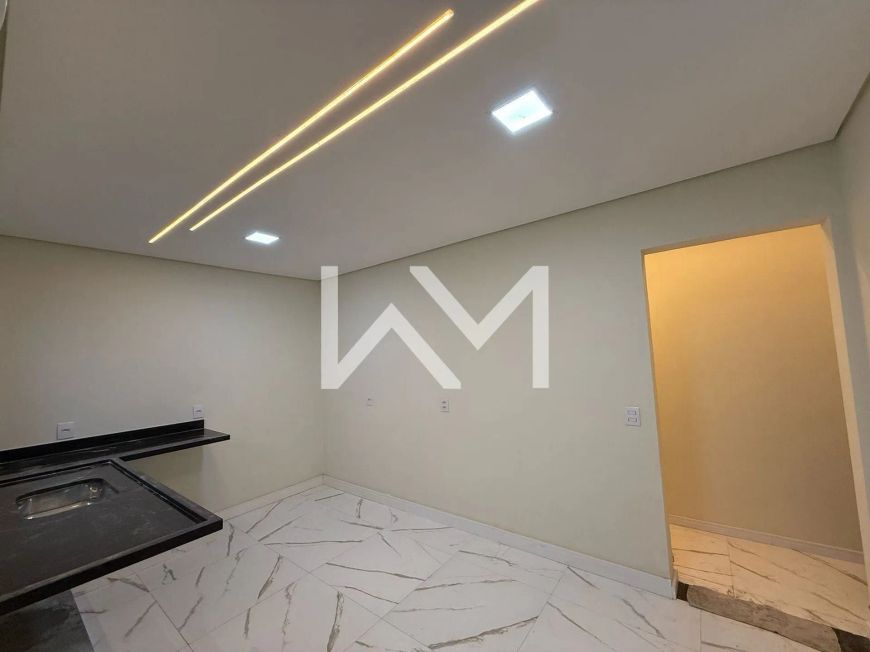 Maravilhosa Casa à venda com 3 dormitórios, sendo 1 suíte, 2 banheiros, 2 vagas de garagem, 125m²,