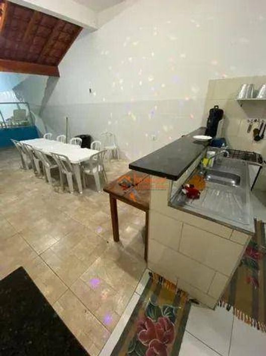 Sobrado com 4 dormitórios à venda, 200 m² por R$ 744.900,00 - Cidade Soberana - Guarulhos/SP