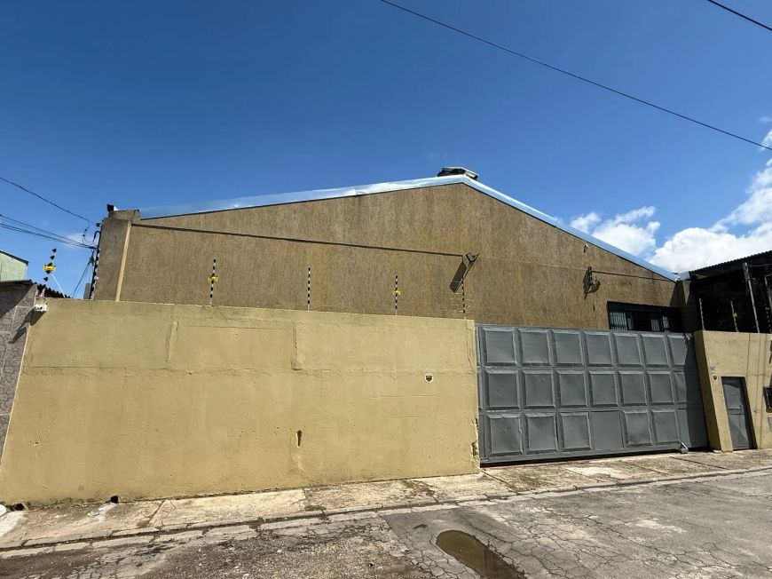 Galpão/Depósito/Armazém para venda com 900 metros quadrados