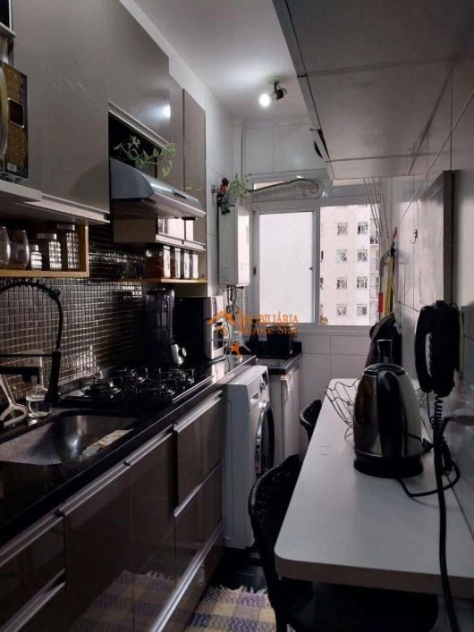 Apartamento com 3 dormitórios à venda, 56 m² por R$ 370.000,00 - Cocaia - Guarulhos/SP
