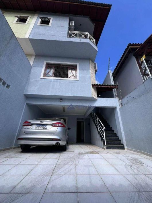Sobrado com 3 dormitórios à venda, 180 m² por R$ 1.100.000,00 - Jardim Santa Mena - Guarulhos/SP