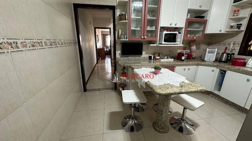 Sobrado com 3 dormitórios à venda, 209 m² por R$ 800.000,00 - Macedo - Guarulhos/SP