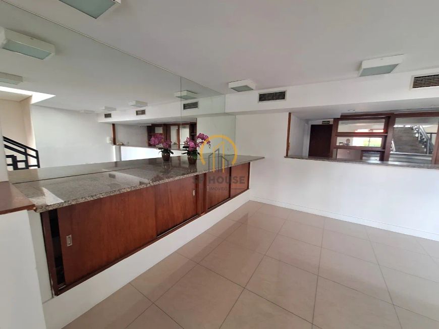 Loja de 2 pavimentos, 100m², Campo Belo, 3 salas, 2 banheiros, cozinha, corredor lateral,