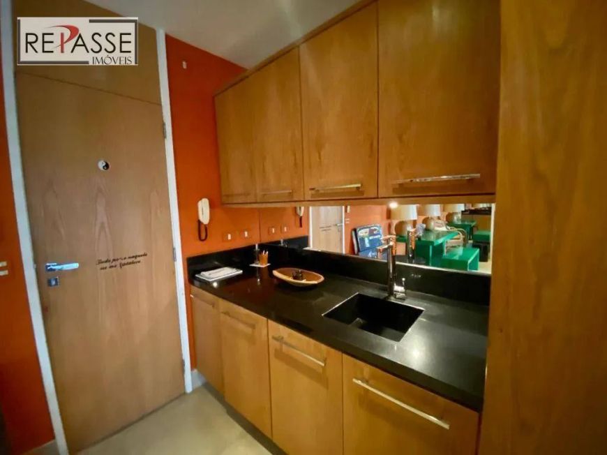 Apartamento com 2 dormitórios à venda, 70 m² por R$ 2.500.000,00 - Leblon - Rio de Janeiro/RJ