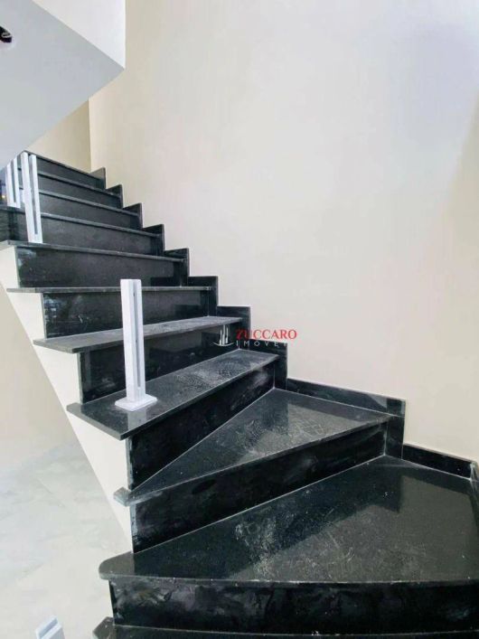 Sobrado com 3 dormitórios à venda, 150 m² por R$ 690.000,00 - Parque Flamengo - Guarulhos/SP