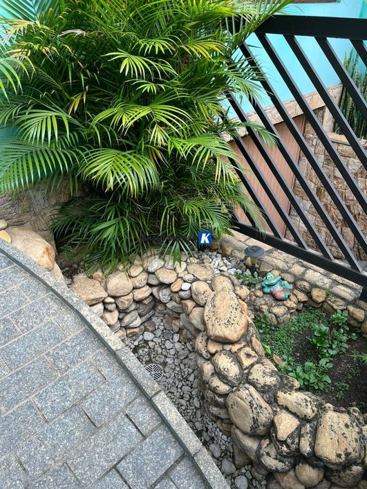 Sobrado p/ VENDA 3 dorms, 1 Suíte, 4 Vagas, Ambientes Amplos, Varanda na Suíte - Ótimo Local - Baixo