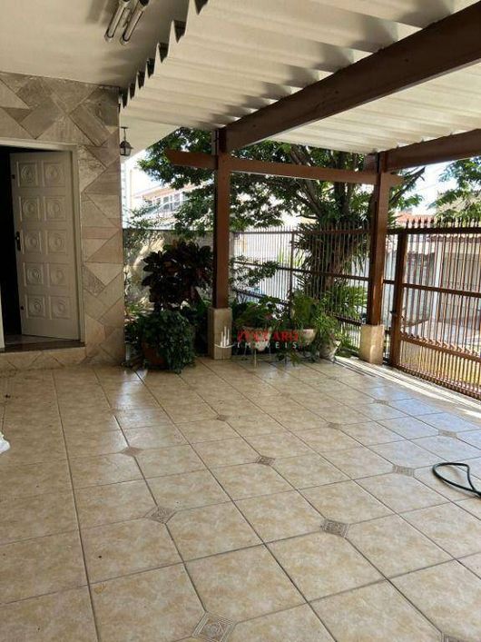 Sobrado com 4 dormitórios à venda, 198 m² por R$ 980.000,00 - Vila Augusta - Guarulhos/SP