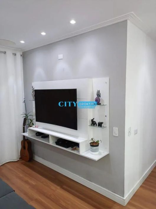 Apartamento reformado à venda próximo ao centro de Guarulhos - 62m², suíte, vaga fixa e livre