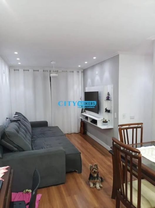 Apartamento reformado à venda próximo ao centro de Guarulhos - 62m², suíte, vaga fixa e livre