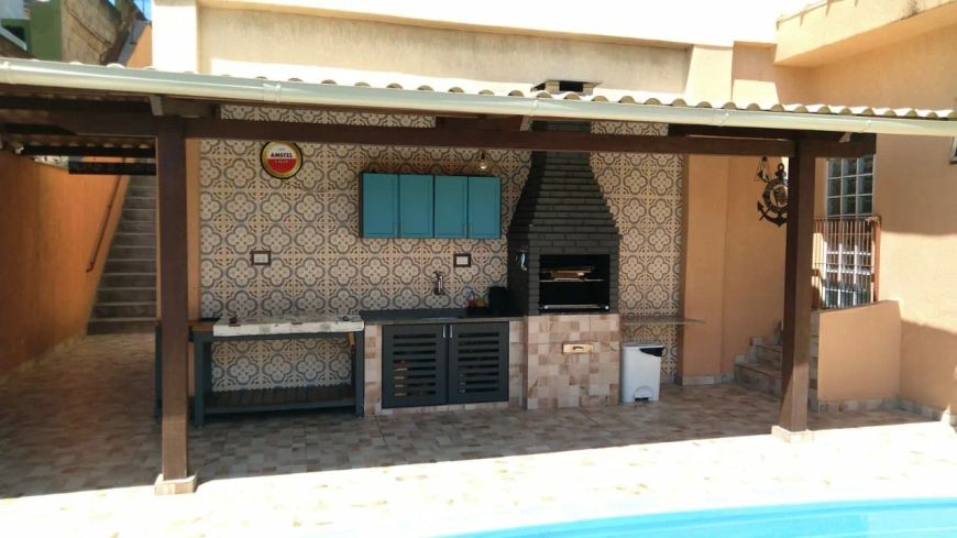 Casa em Jardim Santa Cecília com 520.00 m² , 3 quarto(s) , 1 suíte(s) , 6 vaga(s).