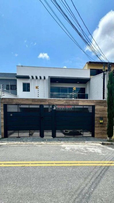 Sobrado com 3 dormitórios à venda, 182 m² por R$ 2.200.000,00 - Cidade Maia - Guarulhos/SP