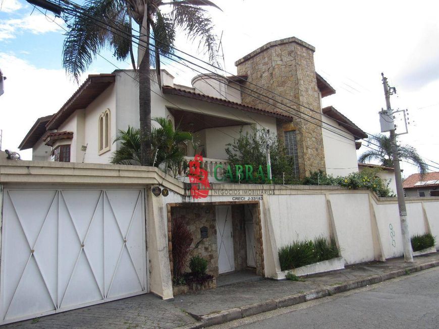 Majestoso sobrado com piscina na Vila Rosalia - Guarulhos