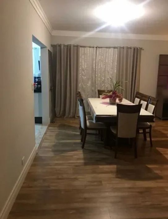 Casa em Água Azul com 300.00 m² , 3 quarto(s) , 1 suíte(s) , 5 vaga(s).