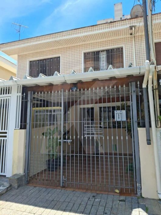 Sobrado no Gopouva, Guarulhos, com 2 dormitórios, 1 vaga de garagem