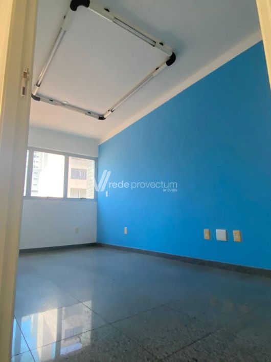 Sala Comercial à VENDA no Centro de Campinas, com 65 m² de área privativa
