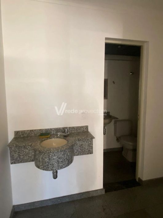 Sala Comercial à VENDA no Centro de Campinas, com 65 m² de área privativa