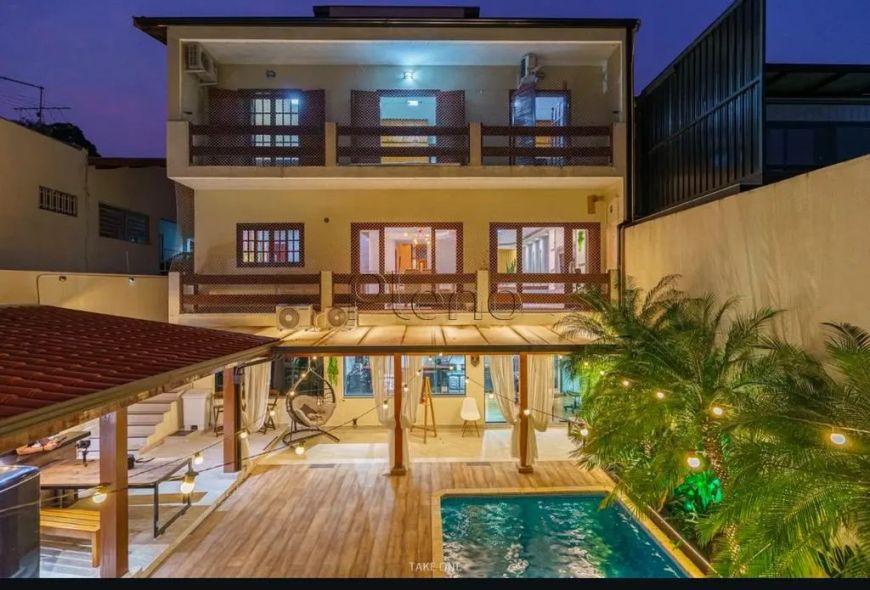 Sobrado para venda possui 320 metros quadrados com 4 quartos em Vila Brandina - Campinas - SP