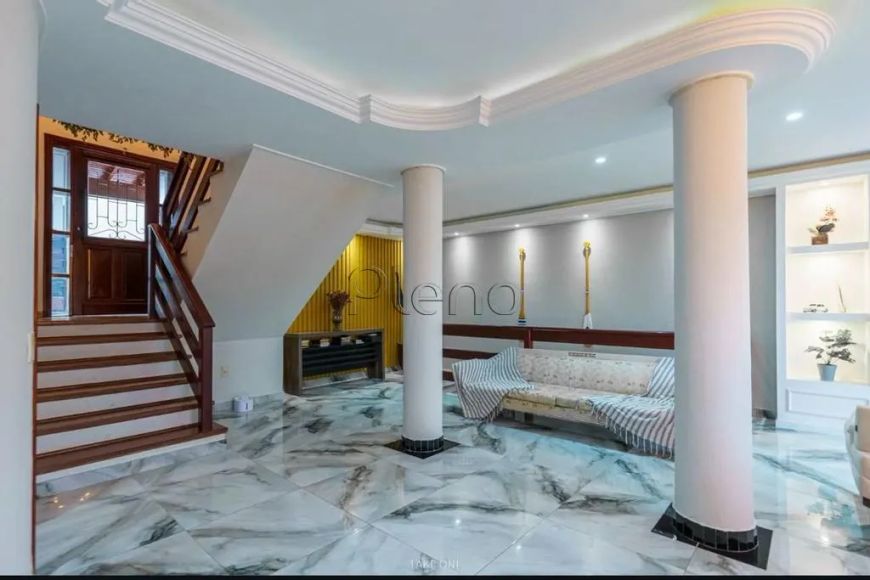 Sobrado para venda possui 320 metros quadrados com 4 quartos em Vila Brandina - Campinas - SP