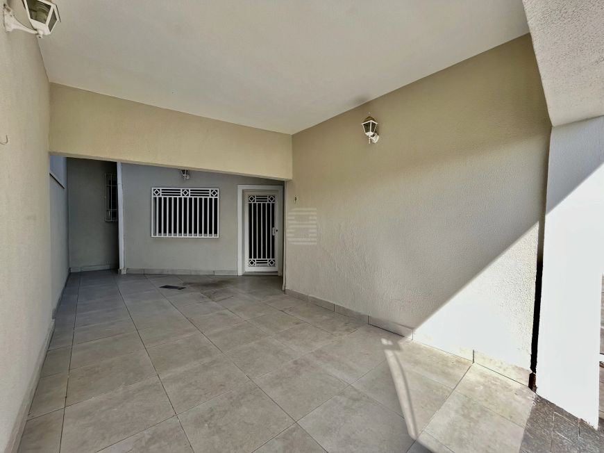 Casa a Venda com 3 Quartos sendo 1 Suíte na Vila Joaquim Inácio