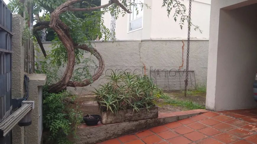 Casa Ampla com 3 Quartos, 2 Suítes e 2 Garagens no Jardim Alto da Barra - Campinas/SP