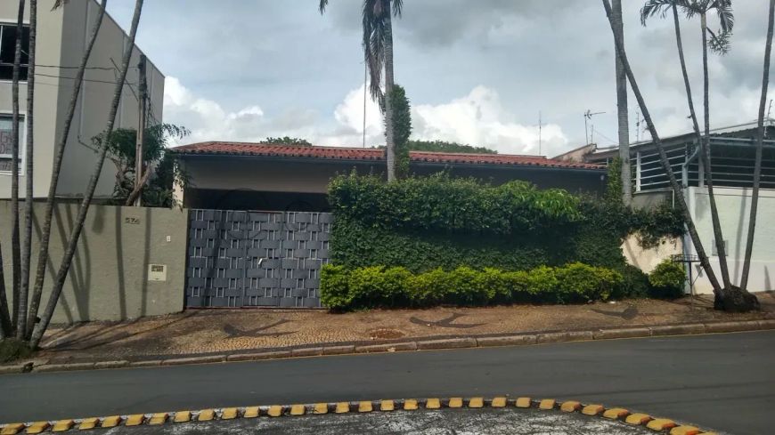 Casa Ampla com 3 Quartos, 2 Suítes e 2 Garagens no Jardim Alto da Barra - Campinas/SP