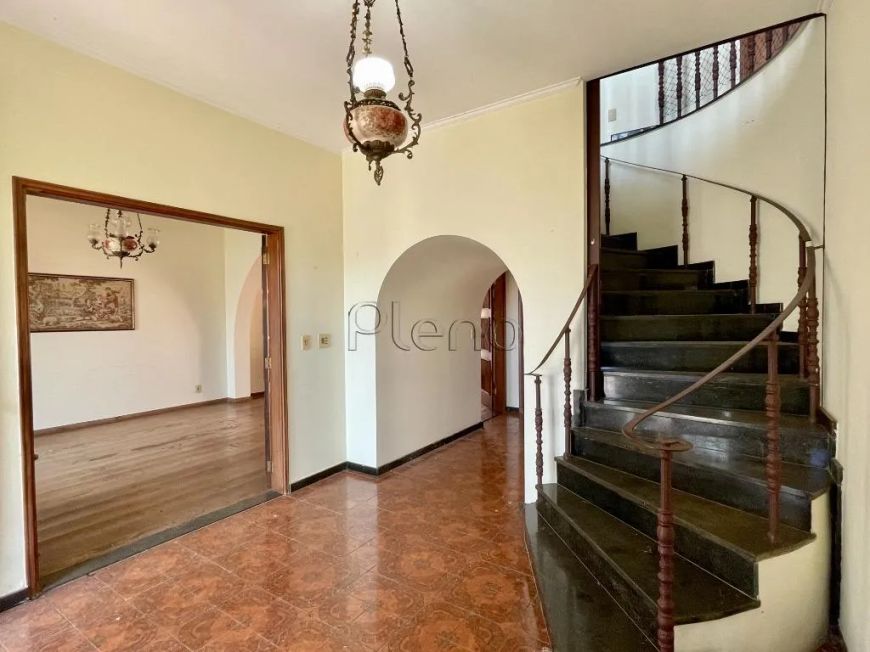 Casa à venda com 4 quartos no Jardim Santa Marcelina, Campinas.