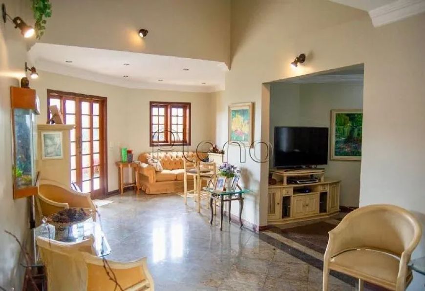 Sobrado à venda em Campinas, Jardim dos Oliveiras, com 5 suítes, com 430 m²