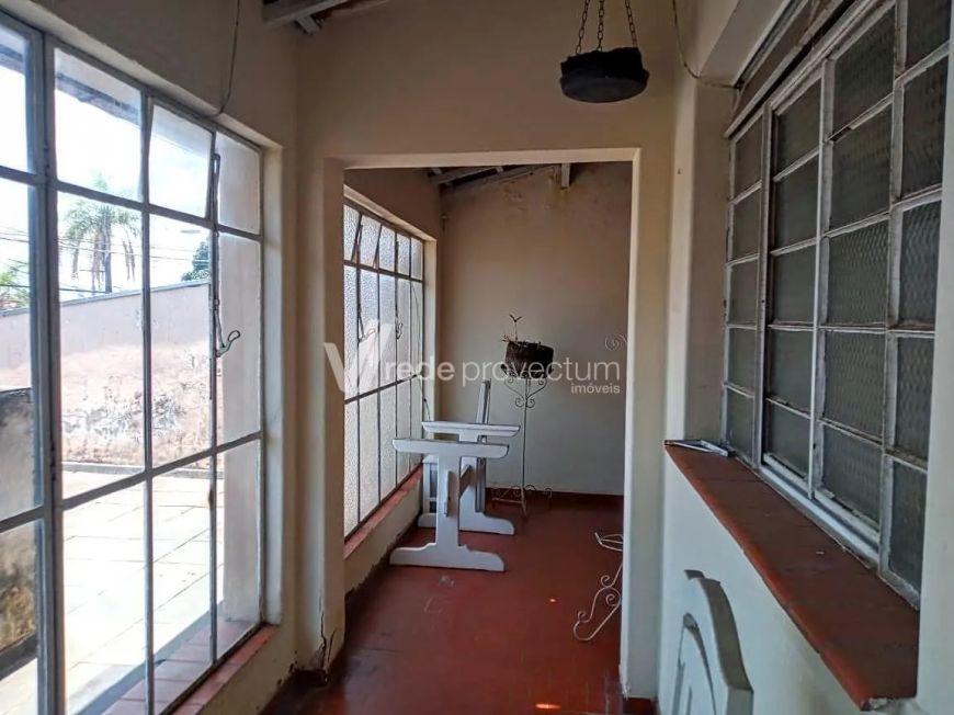 Casa à venda na Vila Teixeira!
