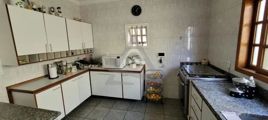 Casa à venda em Campinas, Jardim Bom Retiro, com 4 quartos, com 274 m²