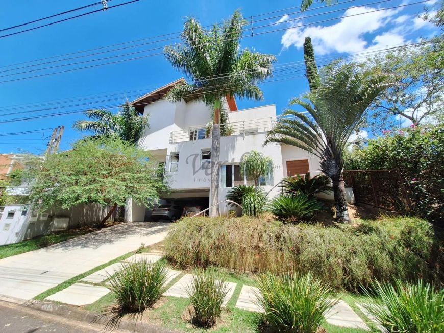 Casa à Venda no Condomínio Botânico
