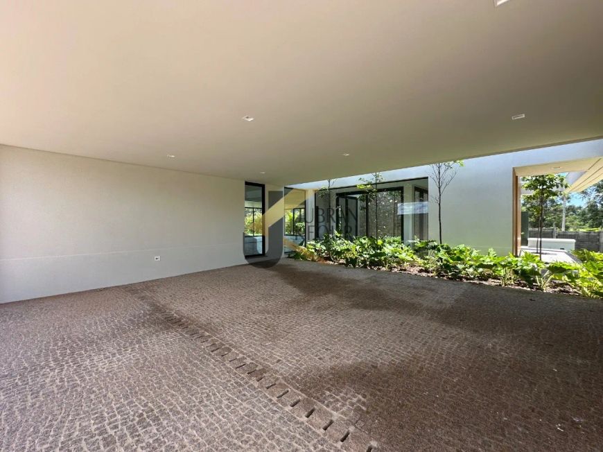 Casa em condomínio à venda em Sousas - Campinas, com 4 suítes, lazer comum e garagem para 6 carros.