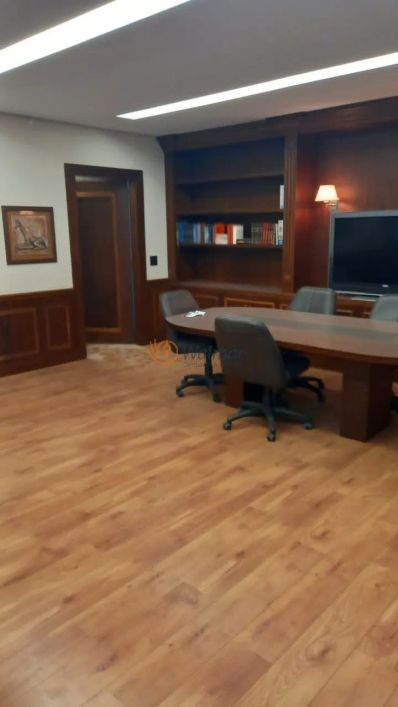 Excelente oportunidade: Sala comercial à venda no Centro de Campinas-SP, com 1 sala, 1 banheiro, 1 v