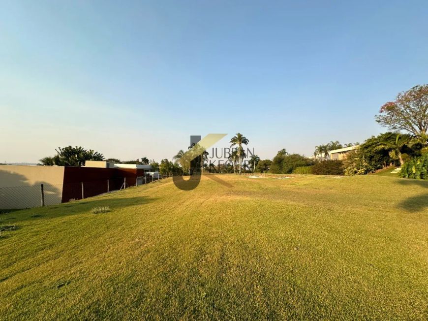 Terreno em condomínio à venda no Green Golf Club, com 1430 m², terraplanado, pronto para a receber a