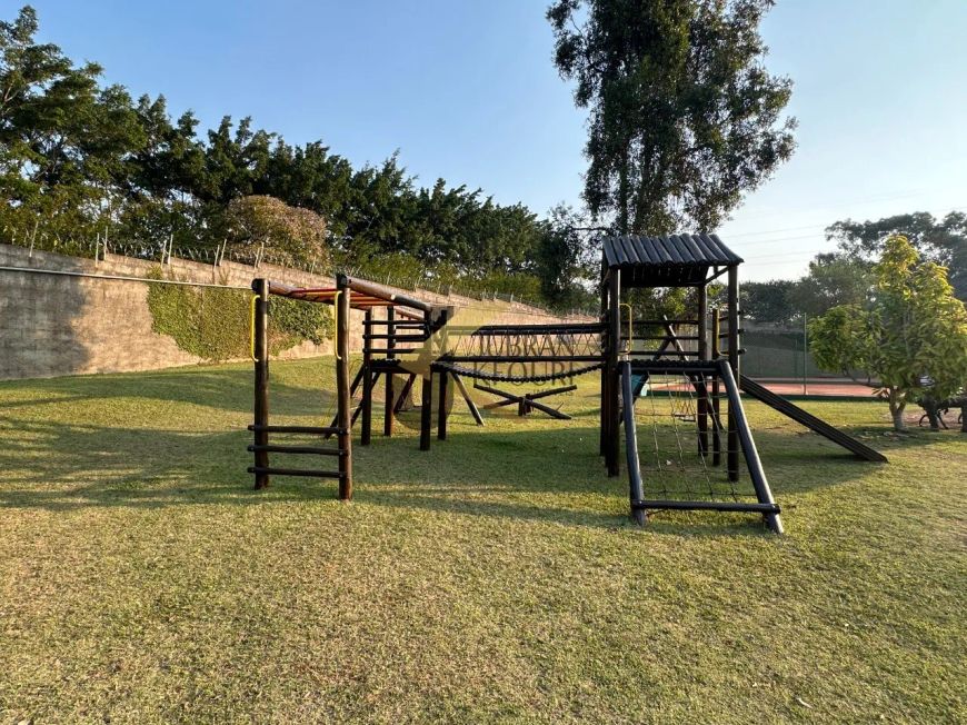 Terreno em condomínio à venda no Green Golf Club, com 1430 m², terraplanado, pronto para a receber a