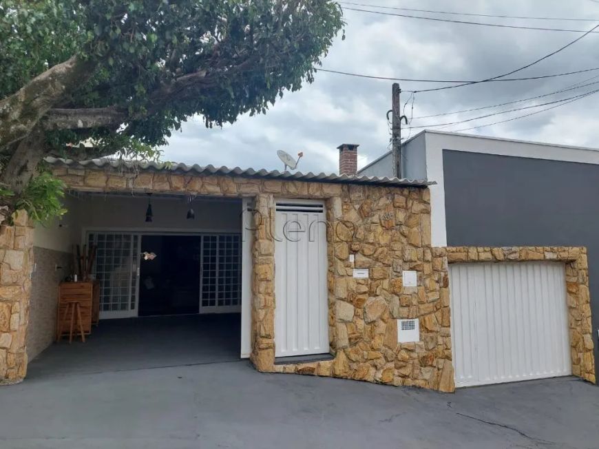 Casa à venda com 2 quartos no Parque Jambeiro, Campinas.